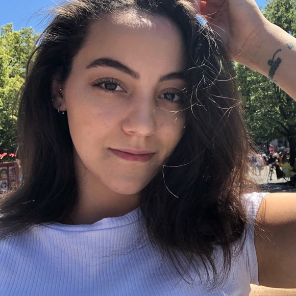 Meet your Posher, Lea - Picture 1 of 1